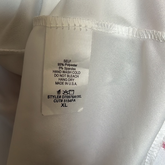 Pretty NWOT flower pattern dress - Picture 6 of 6